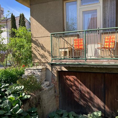Spacious Apartment - Free Parking! براغ المظهر الخارجي الصورة