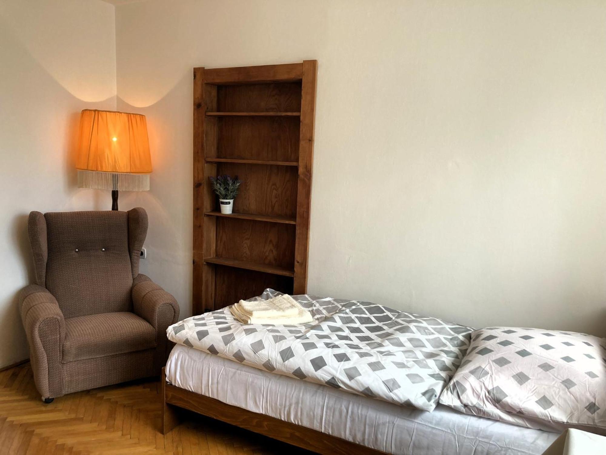 Spacious Apartment - Free Parking! براغ المظهر الخارجي الصورة