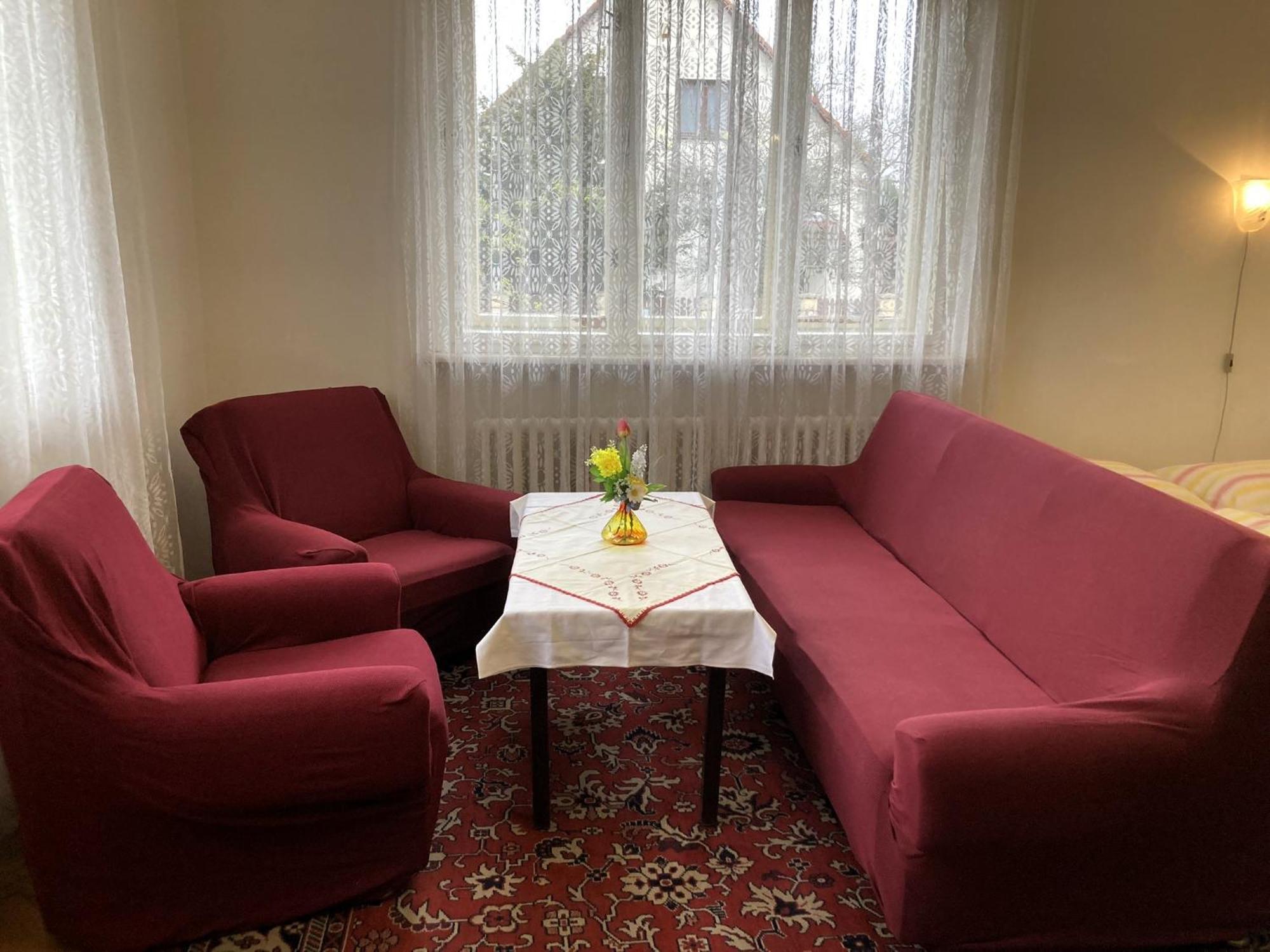 Spacious Apartment - Free Parking! براغ المظهر الخارجي الصورة