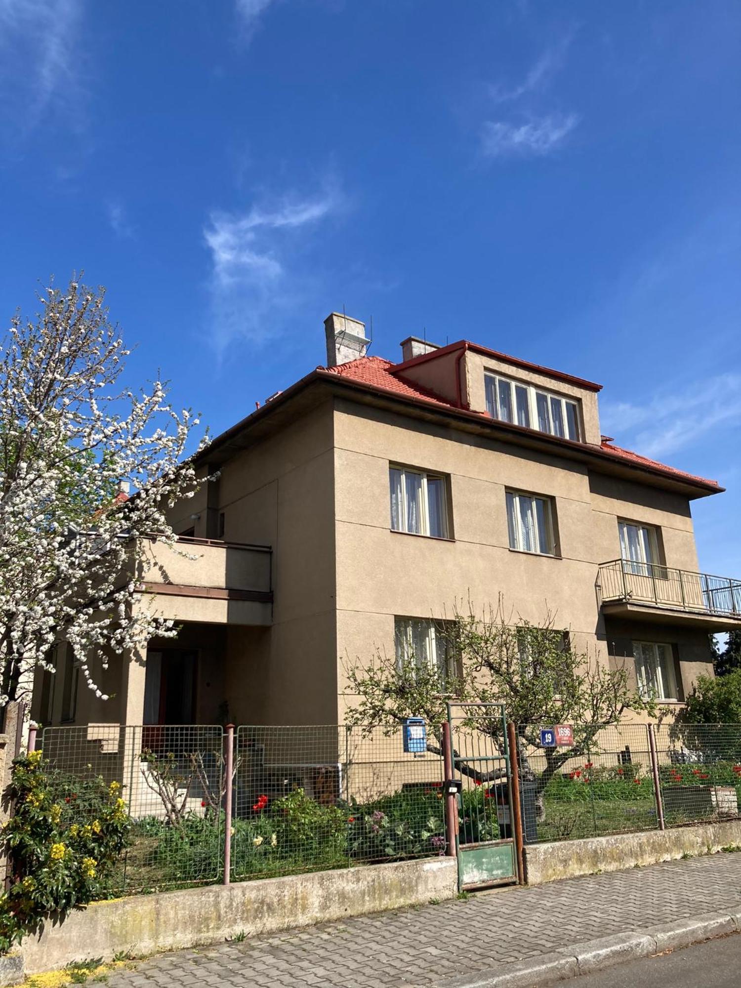 Spacious Apartment - Free Parking! براغ المظهر الخارجي الصورة