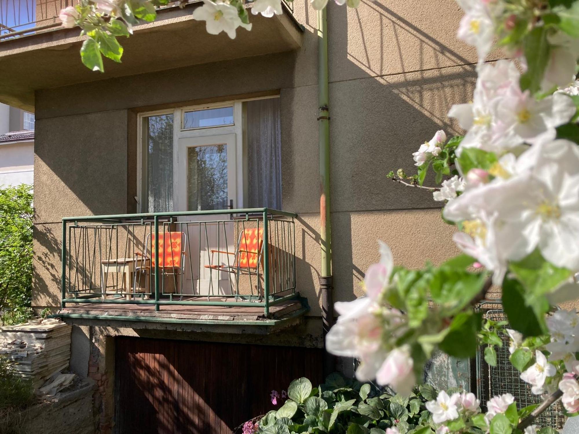 Spacious Apartment - Free Parking! براغ المظهر الخارجي الصورة